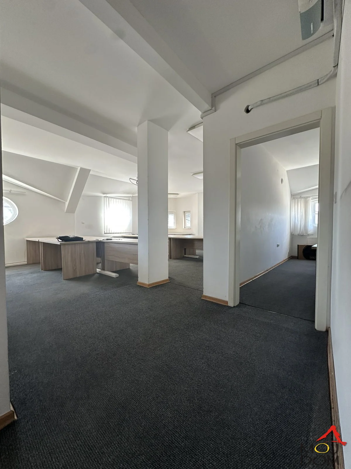 Novi Sad - Center
We are renting out an excellent duplex in the very center of the city, 136m2, on the 3rd floor. The apartment has five rooms by structure, an excellent opportunity for office space or offices.
For more information, call.

Contact - 063446559
Code - 1031