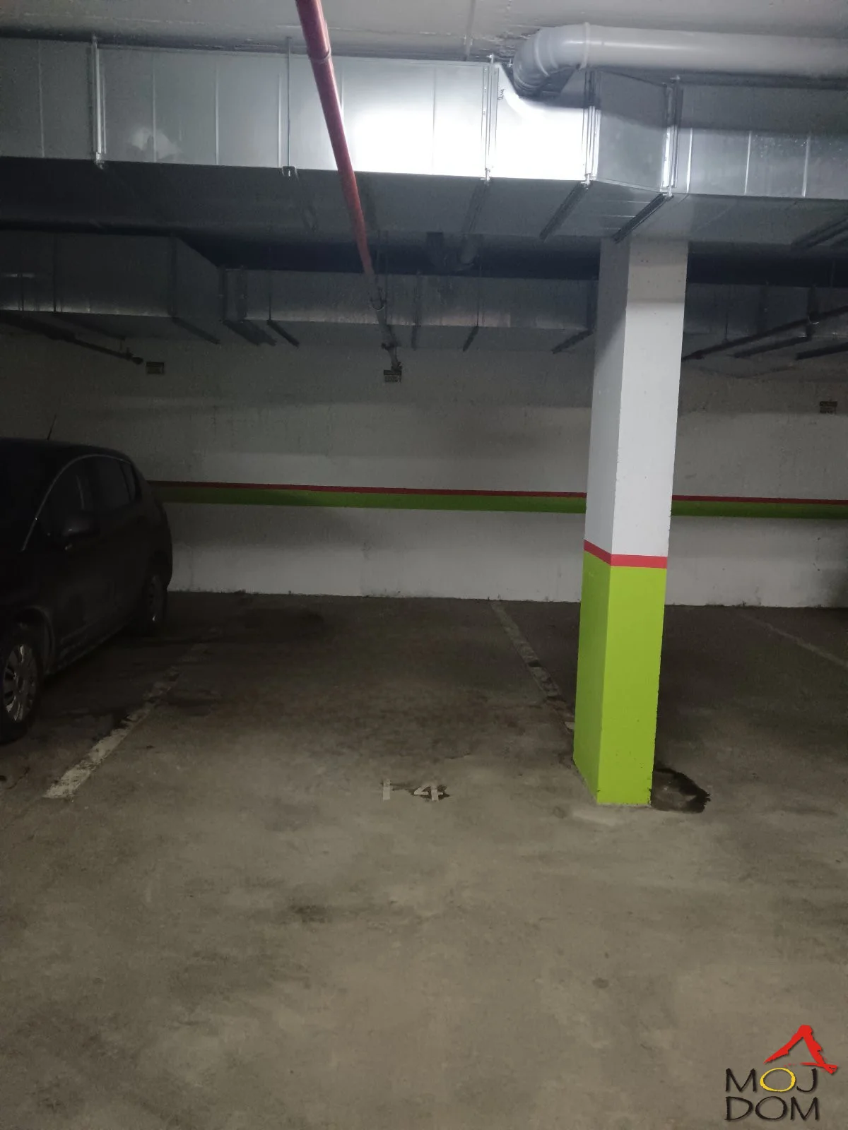 We are renting an excellent garage space located between Salajka and Podbara. The monthly rent is 80 EUR. For more information call: 0638990269
Code: 9106950
Moj Dom Real Estate, Novi Sad, Reg. no. 174

We are renting an excellent garage space loc