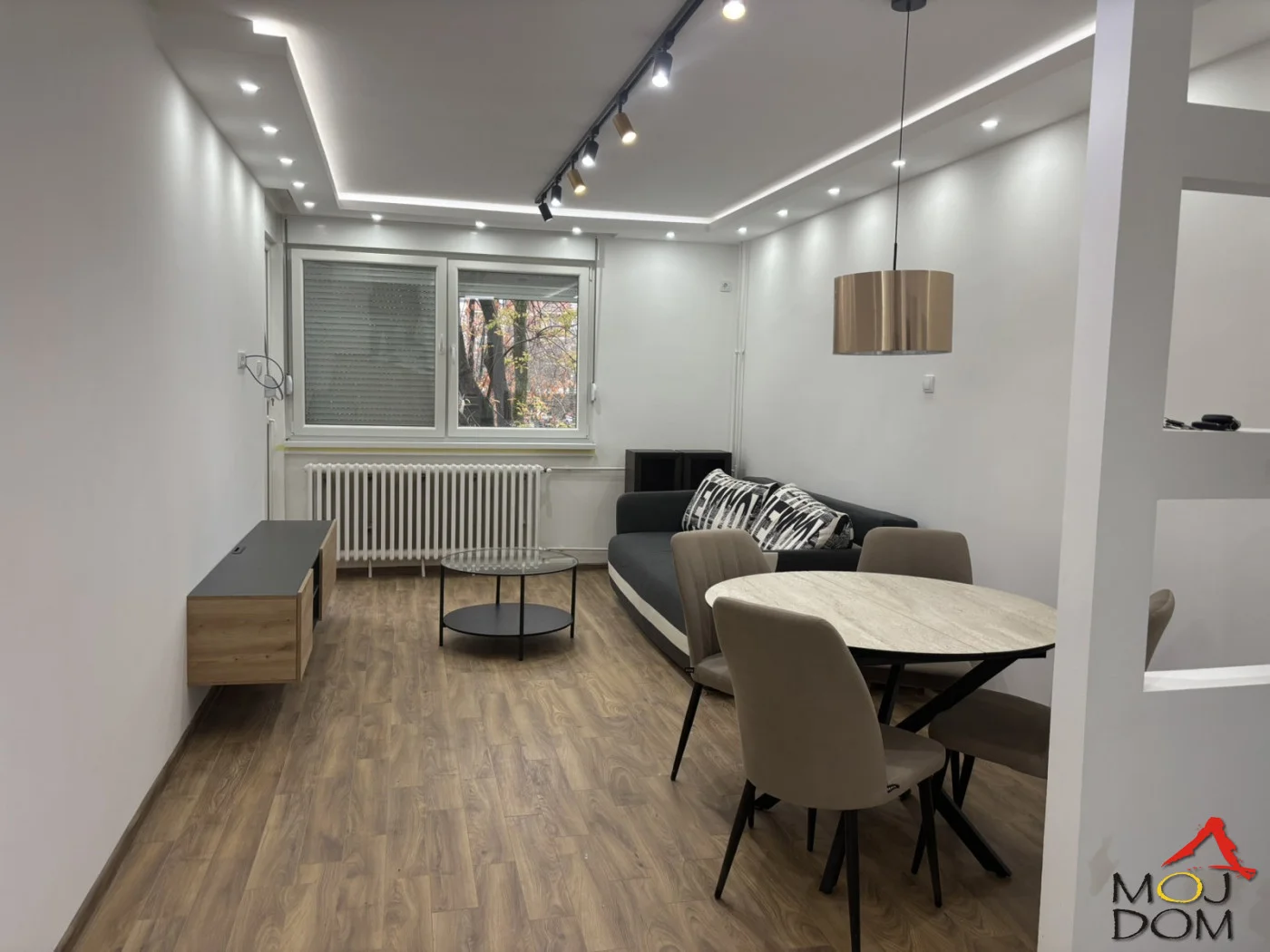 Novi Sad - Novo Naselje
We are renting a fully arranged and renovated two-room apartment in Novo Naselje.
Immediately move-in ready.
Contact - 063446559
Code - 9107022
Moj Dom Real Estate, Novi Sad, Reg. no. 174