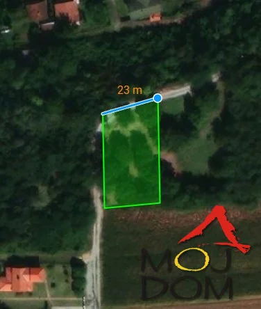 For sale: plot of 900m², classified as construction land outside the construction zone, ideal for building a weekend house. Located in Ledinci (Liparije), with an asphalt access road. All utility connections for electricity, water, and