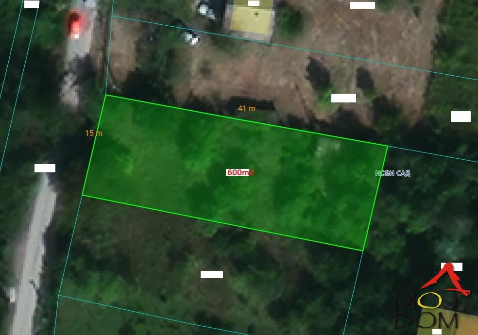 Investment opportunity you should not miss! For sale: a 600m2 plot with a frontage of 15 meters, ideal for building your family oasis or a building with two residential units. Location? The very beginning of Popovica, in a quiet part at the start of the old Sremska road