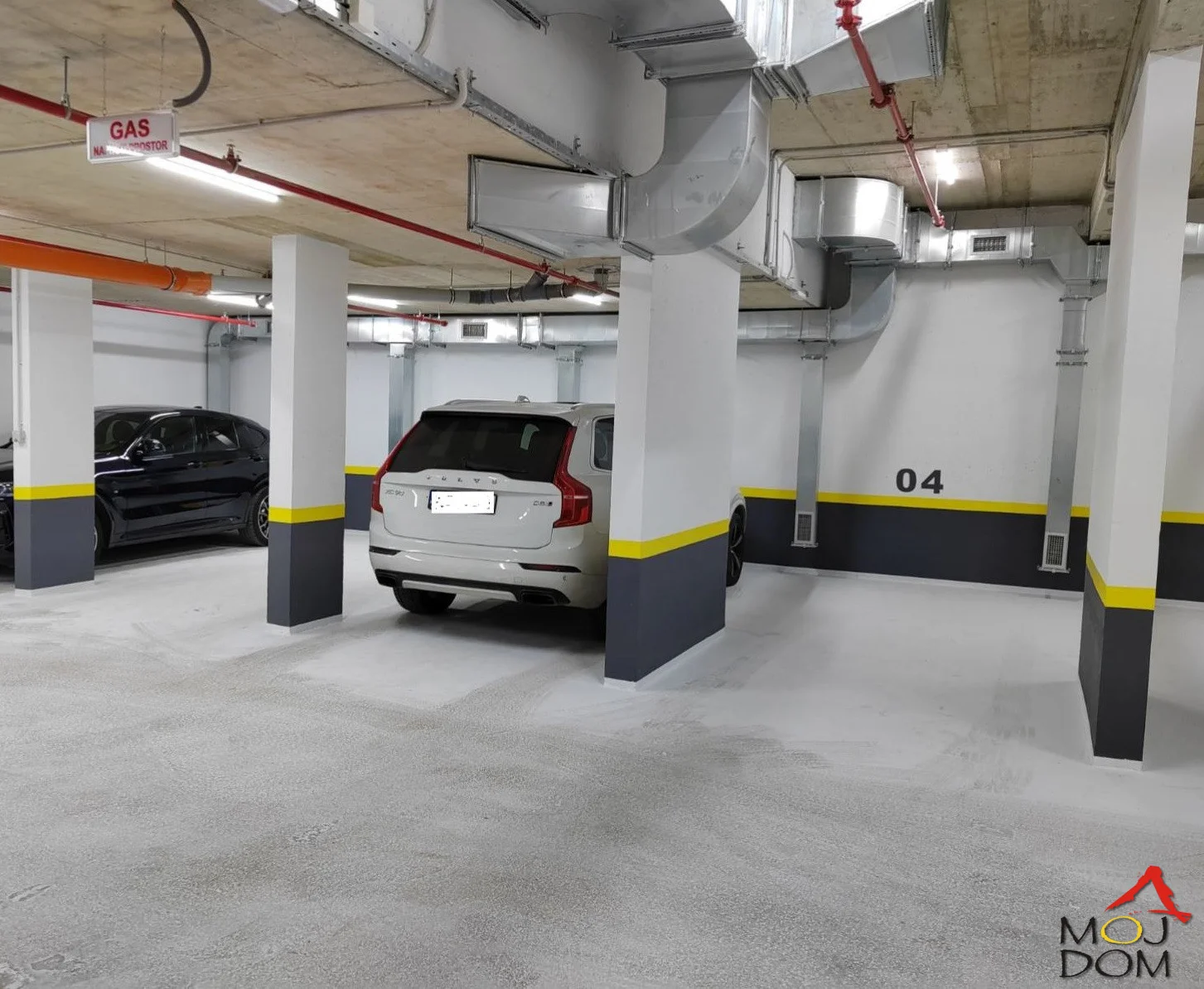 We are selling a garage space in the basement garage of a newly built building in the center of Novi Sad, close to Bulevar Oslobođenja, Futoška Market...

Registered 1/1 and without encumbrance.

Code 9000463

Call!!!

0638822439

Moj DomNekretnine, Novi Sad, Reg. no.