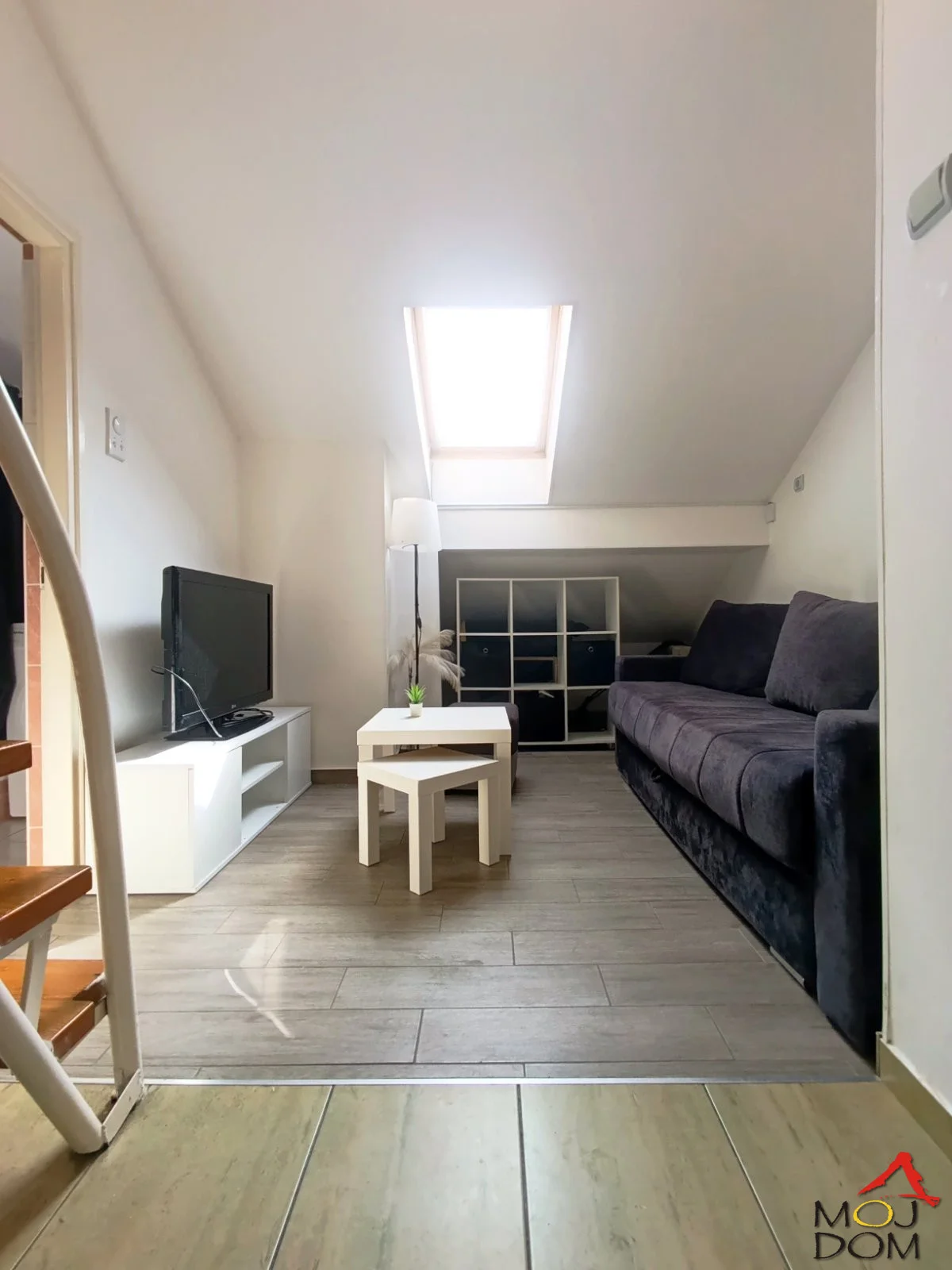For sale: studio apartment with gallery in the very center of the city. The apartment is in the attic and is completely furnished, ready for immediate move-in without additional investment.

The property is registered 1/1 and without encumbrance, which enables a secure purchase,