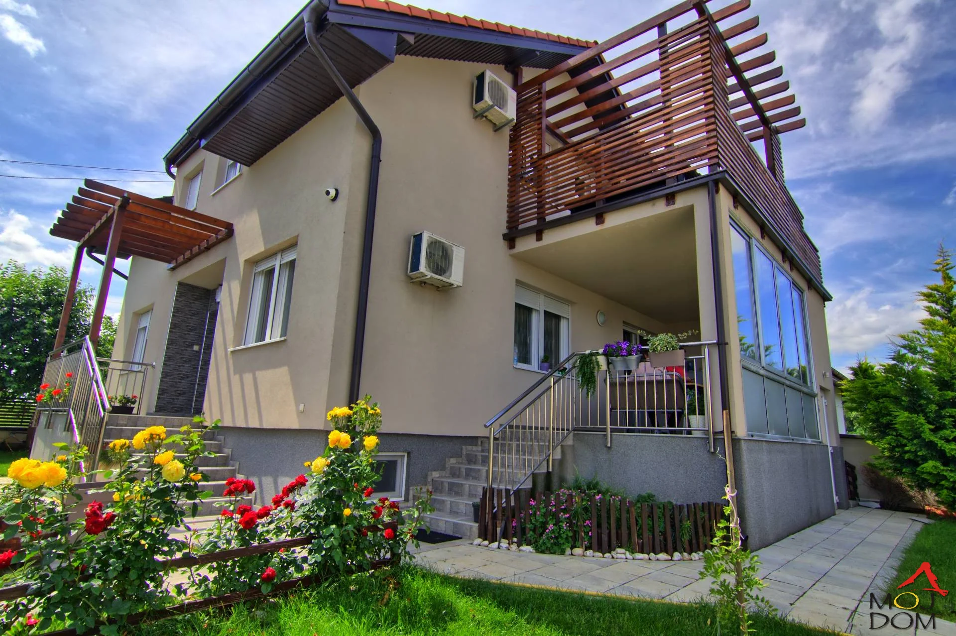 A newer house for sale, built in 2018, located just 3 km from the center of Novi Sad. This house, approximately 220 m², is built to a high standard and spreads over three levels: basement, ground floor, and upper floor, as nicely shown.