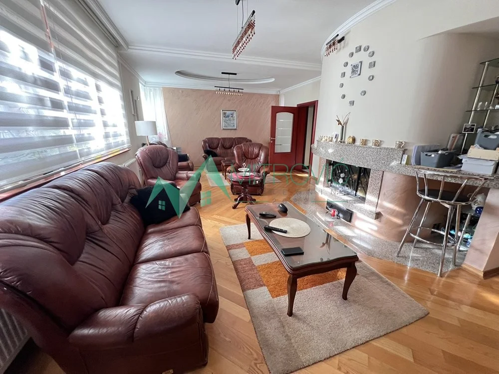 Novi Sad, Adice - next to Telep - Comfortable six-room, multi-level house on a lovely lot