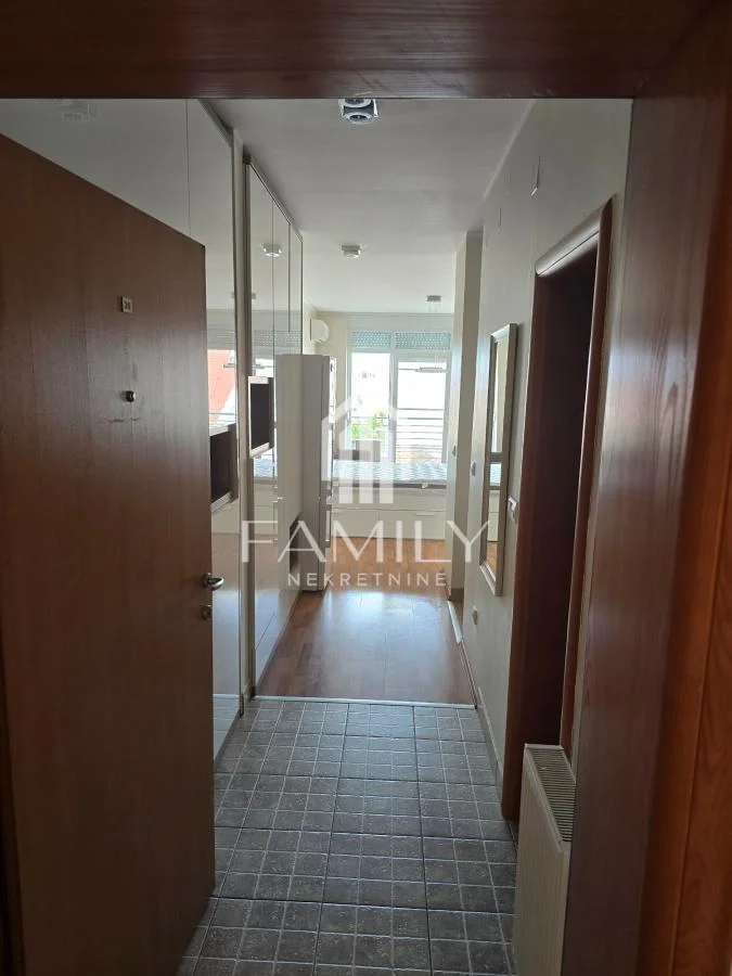 Jednosoban stan, 36 m², Centar, Novi Sad, 4/5 sprat