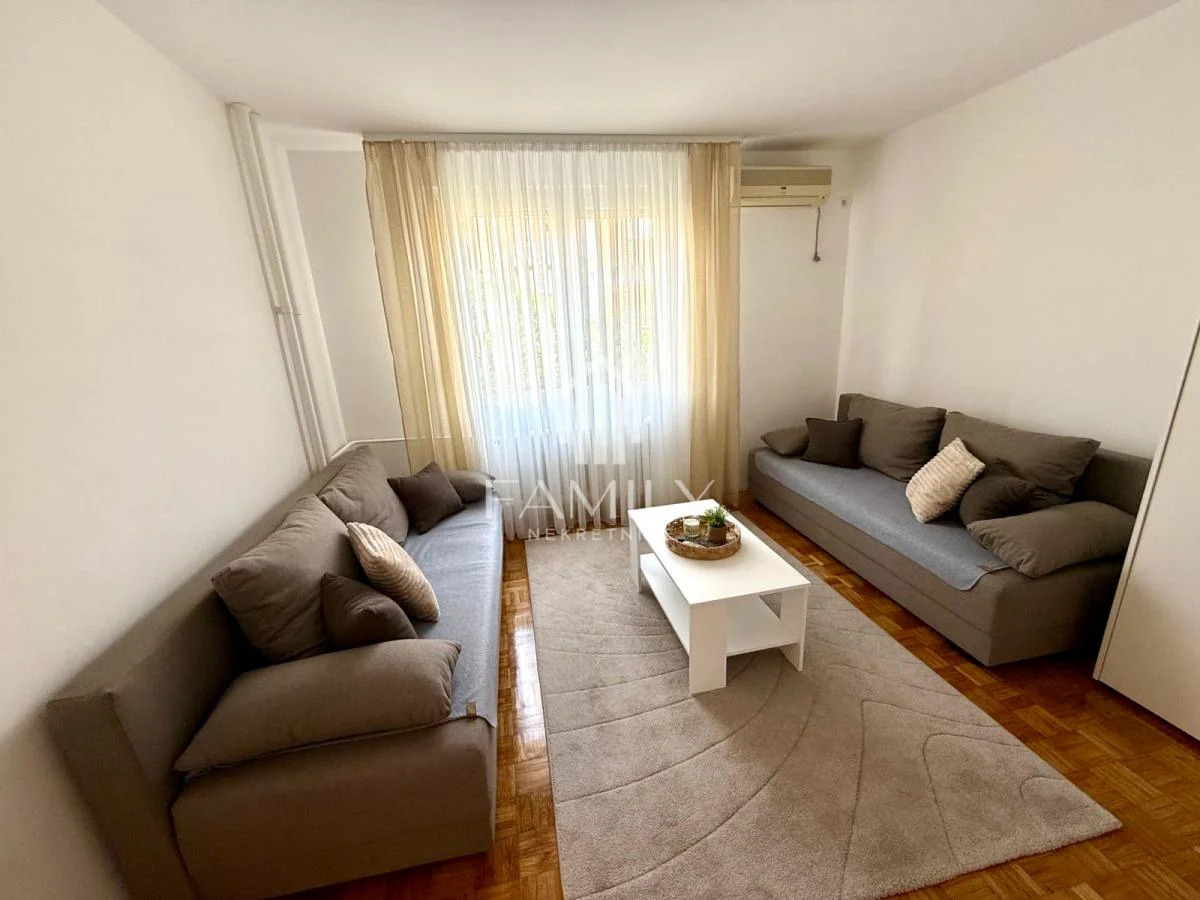 Jednosoban stan 31 m², Grbavica, Novi Sad, 3. sprat