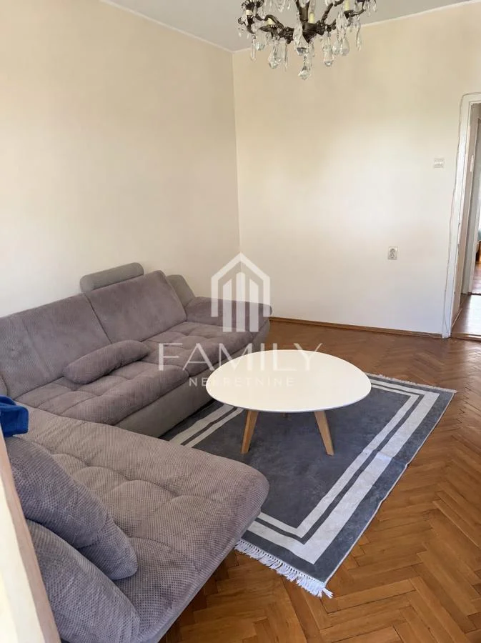 Izdaje se odličan 2.5 stan na Limanu 2 – 68m², parking, dve terase