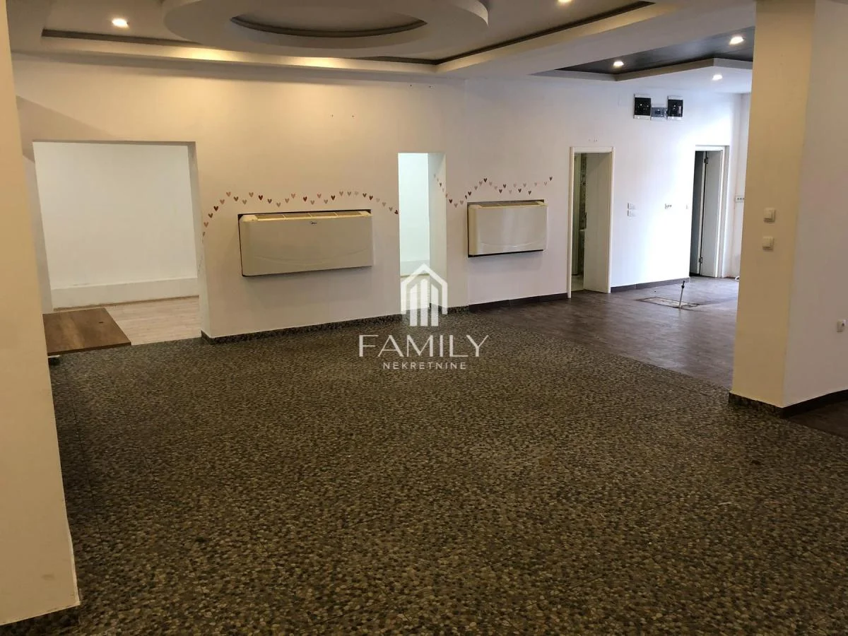 Izdaje se prostran i moderan lokal od 153m² na Novoj Detelinari – odlična lokacija za različite delatnosti