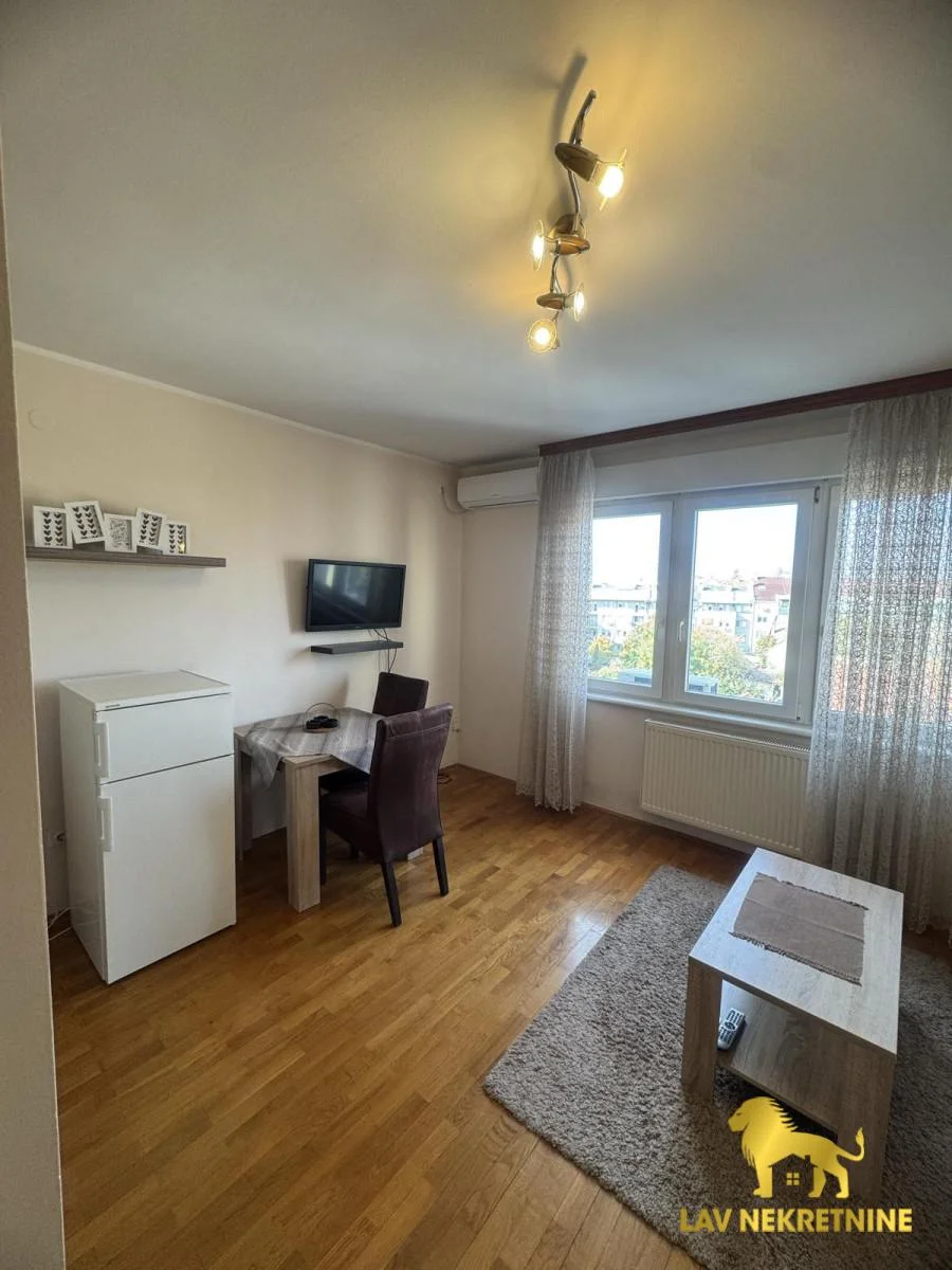 Bulevar Cara Lazara 86. Nije pet friendly. Not for foreign citizens.Kontakt:&nbsp;062 7445 42 (iskljucivo putem poruke p