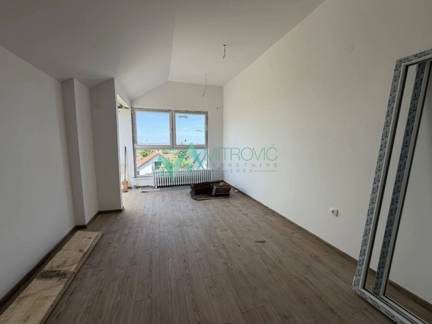 Comfortable two-room apartment with a terrace and beautiful view of the Danube at an exceptional price