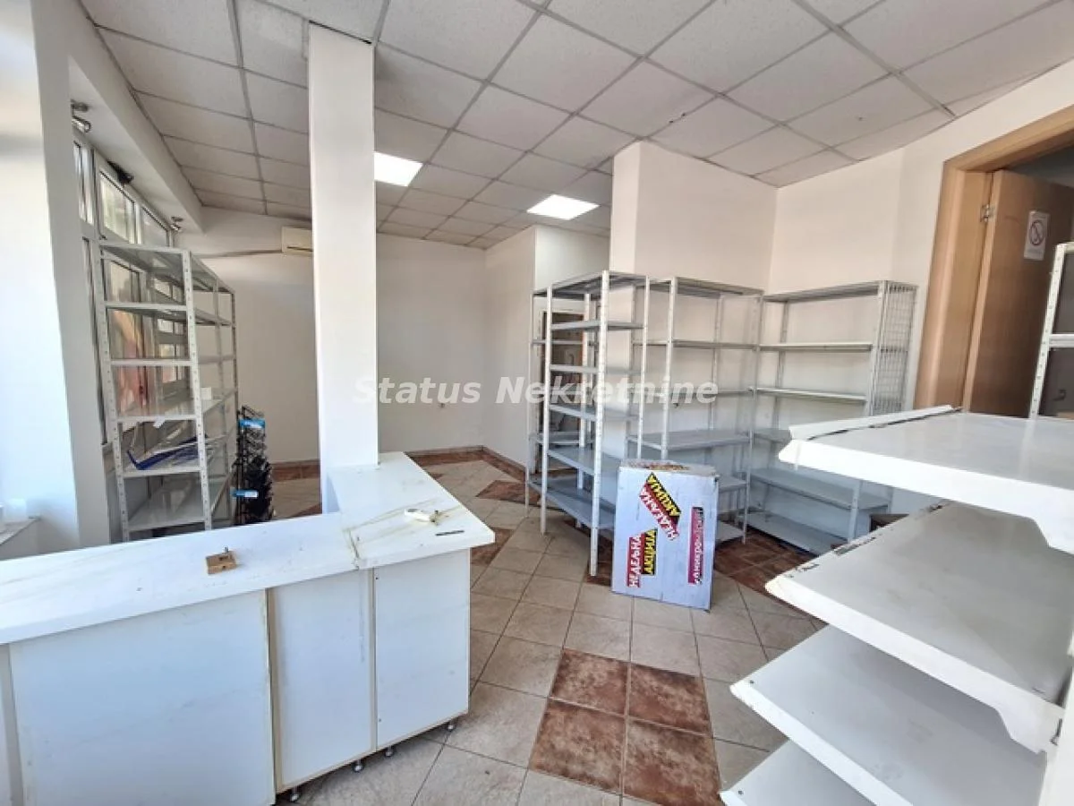 LOKAL 43M2 U ŠIREM CENTRU GRADA, PRIZEMLJE, 400EU