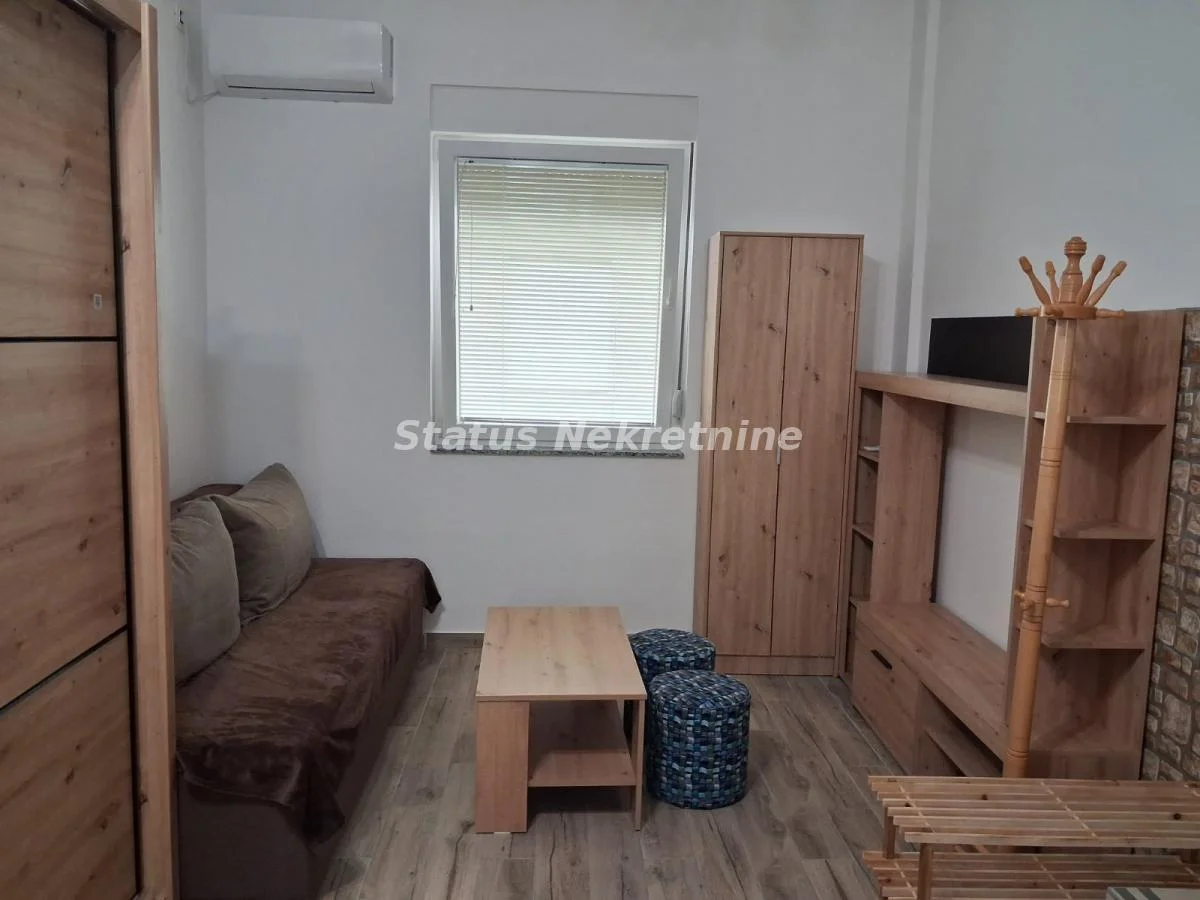 Garsonjera u Petrovaradinu, Novi Sad, 23 m², prizemlje