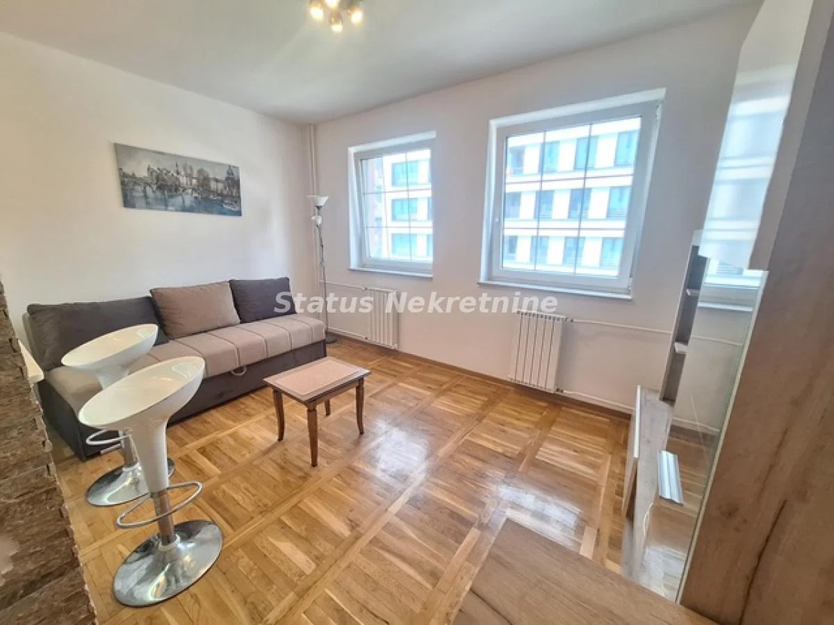 NAMEŠTENA GARSONJERA 26M2 KOD BULEVARA I FUTOŠKE PIJACE 300EU