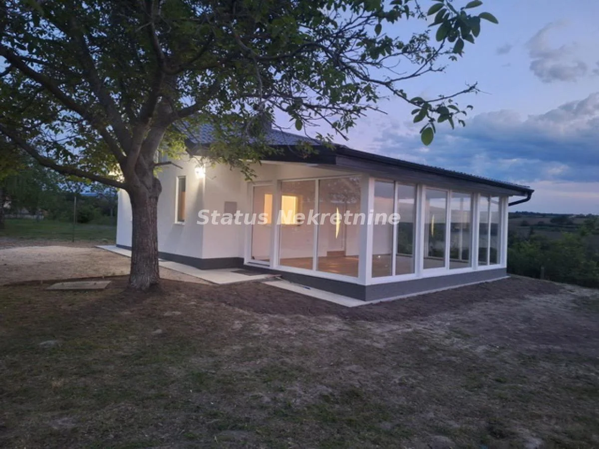 Kuća u Banoštoru, 68 m², plac 15.6 a, Beočin