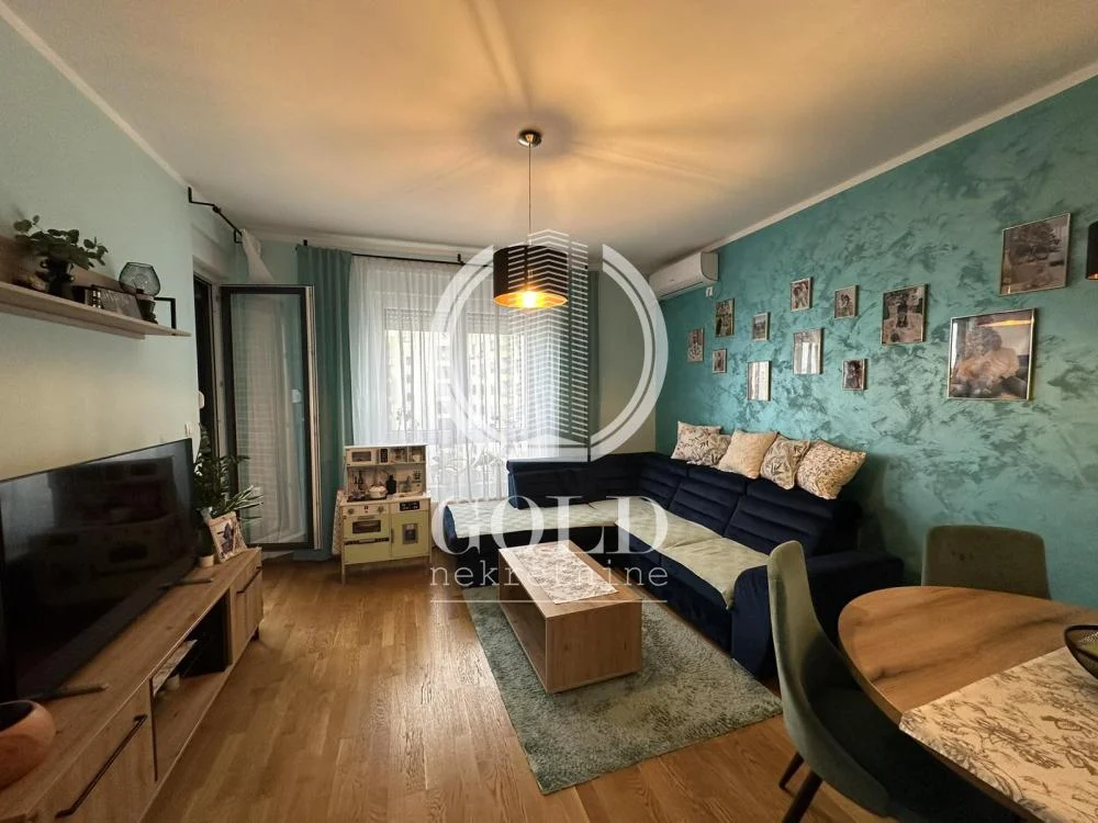 PRODAJA - TROSOBAN - 60M2 - ADAMOVIĆEVO NASELJE ID#12132