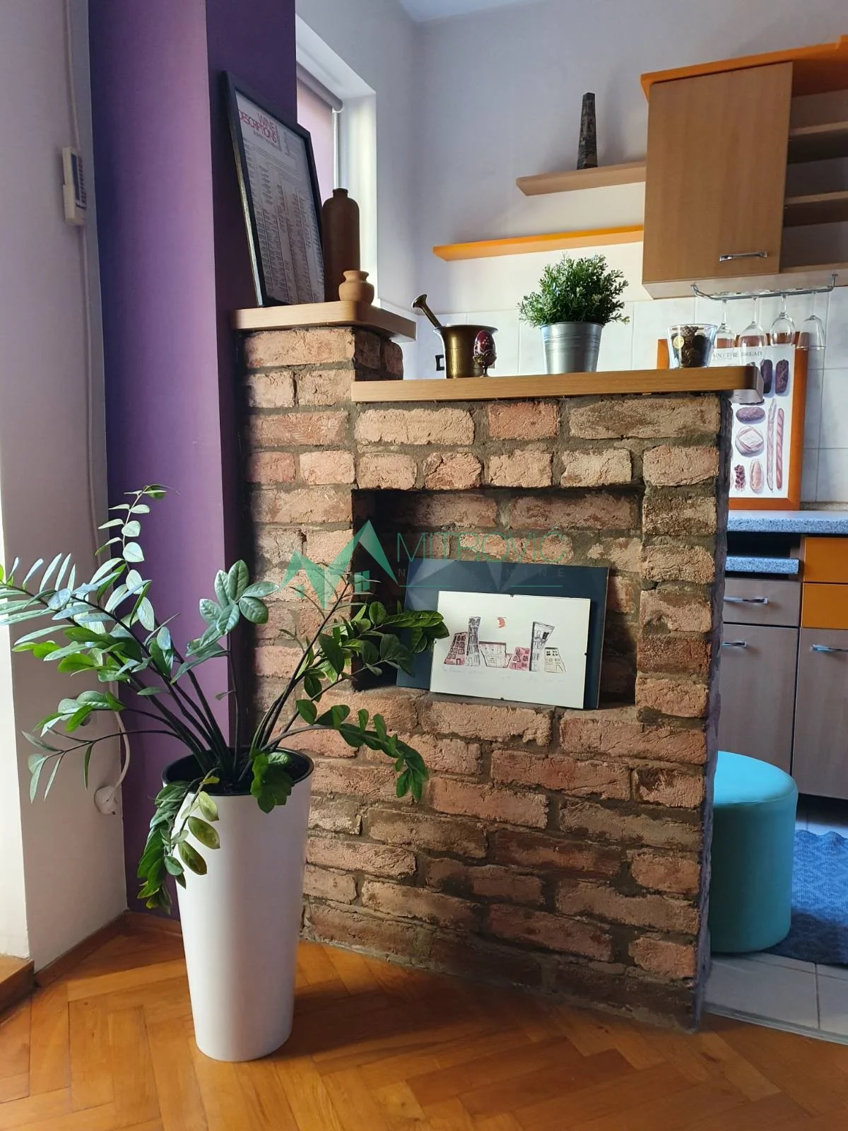 Prelepa garsonjera na bulevaru Evrope ,useljiva od 01.07. 