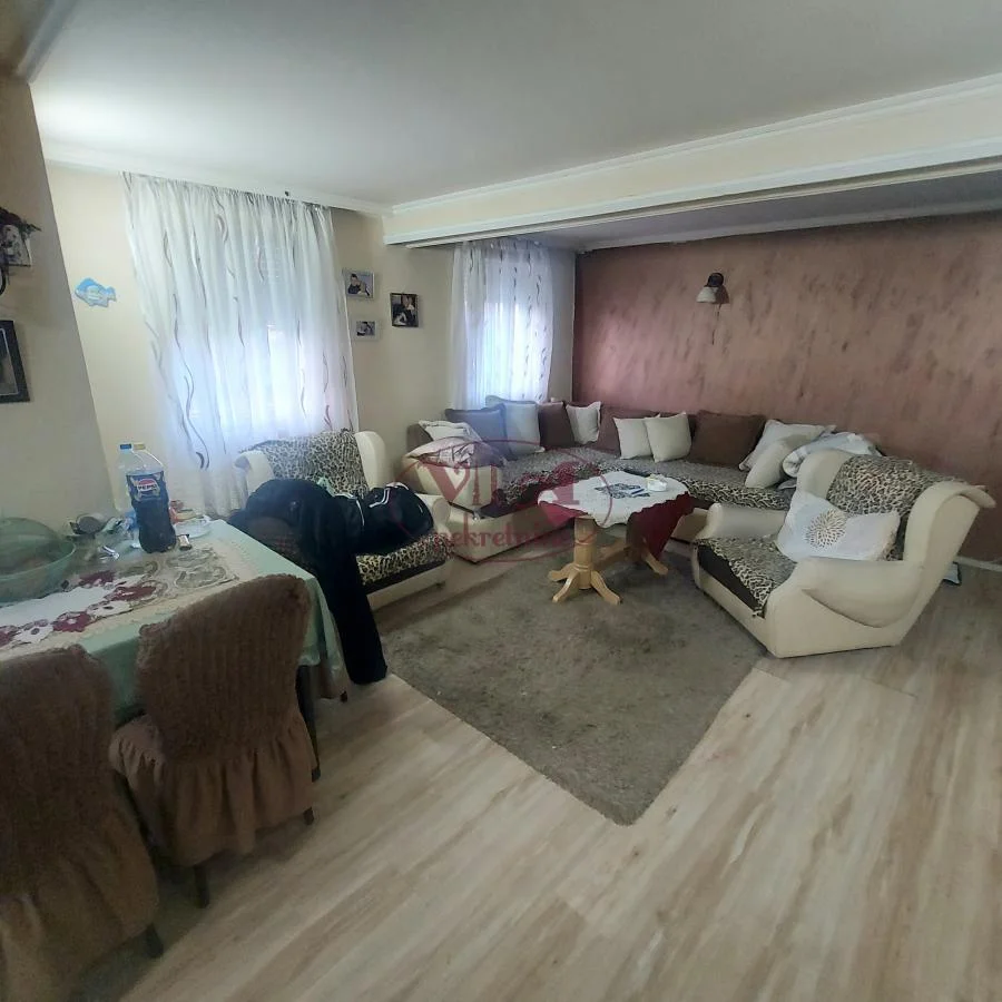 Srbobran, Manja sređena kuća sa nameštajem