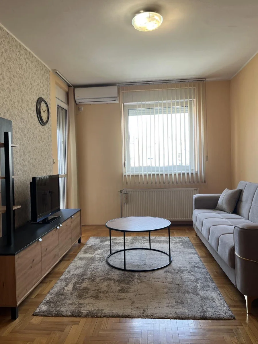 (Svet nekretnine, Novi Sad, Reg. br. 405)