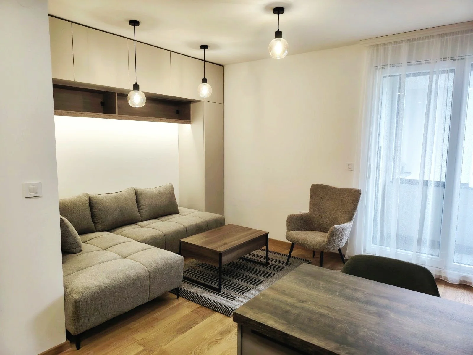 NOVI SAD. TELEP. GARSONJERA. MOGUĆNOST KUPOVINE PARKING MESTA(Svet nekretnine, Novi Sad, Reg. br. 405)