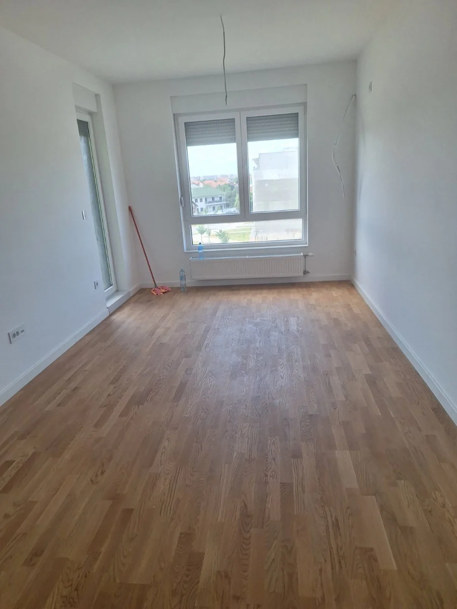 NOVI SAD. NOVO NASELJE. JEDNOIPOSOBNA STAN. NOV STAN.(Svet nekretnine, Novi Sad, Reg. br. 405)