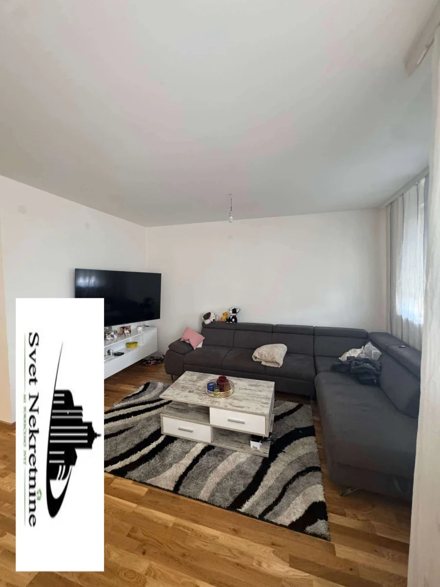 NOVI SAD. ADICE. TROIPOSOBAN STAN(Svet nekretnine, Novi Sad, Reg. br. 405)