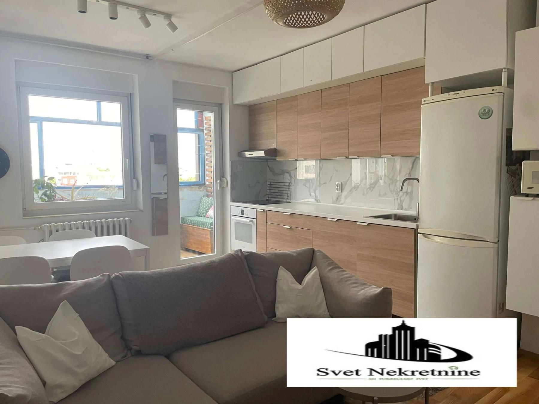NOVI SAD.BULEVAR.DVOIPOSOBAN STAN.    (Svet nekretnine, Novi Sad, Reg. br. 405)
