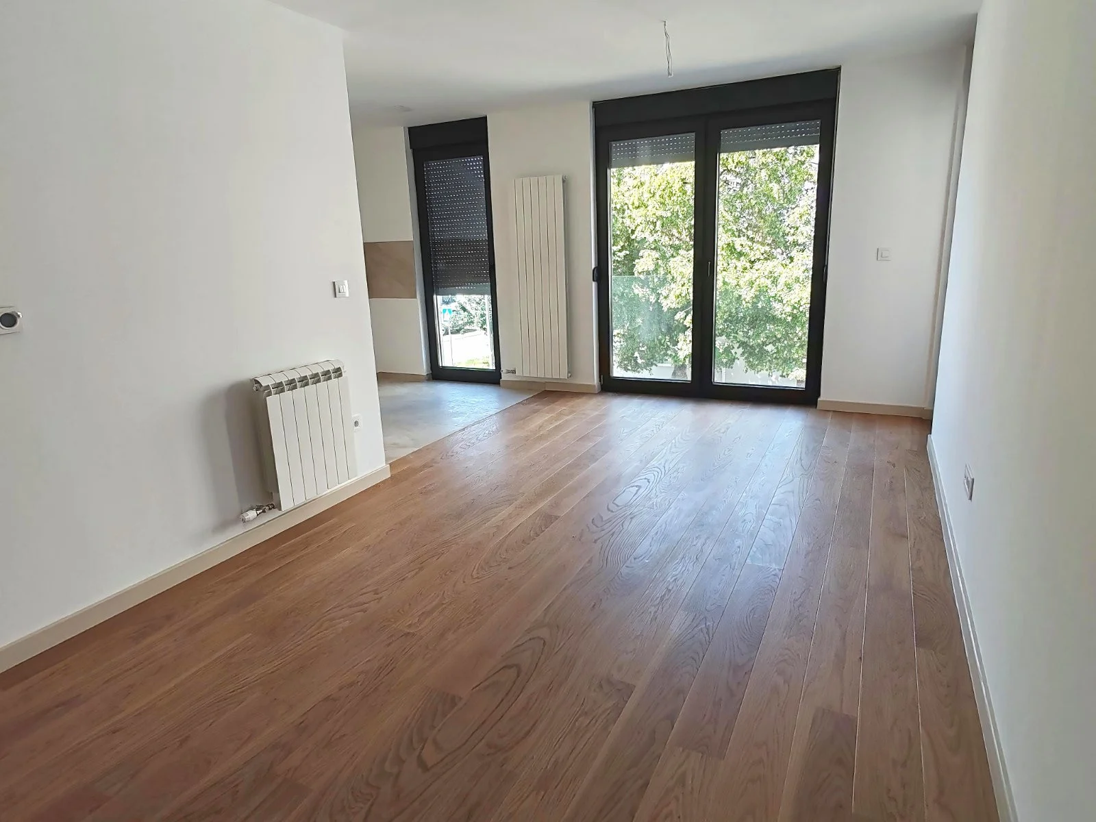 Novi Sad,Širi Centar,odličan nov četvorosoban stan u jednoj etaži,dvostrano orijentisan ,školski raspored prostorij