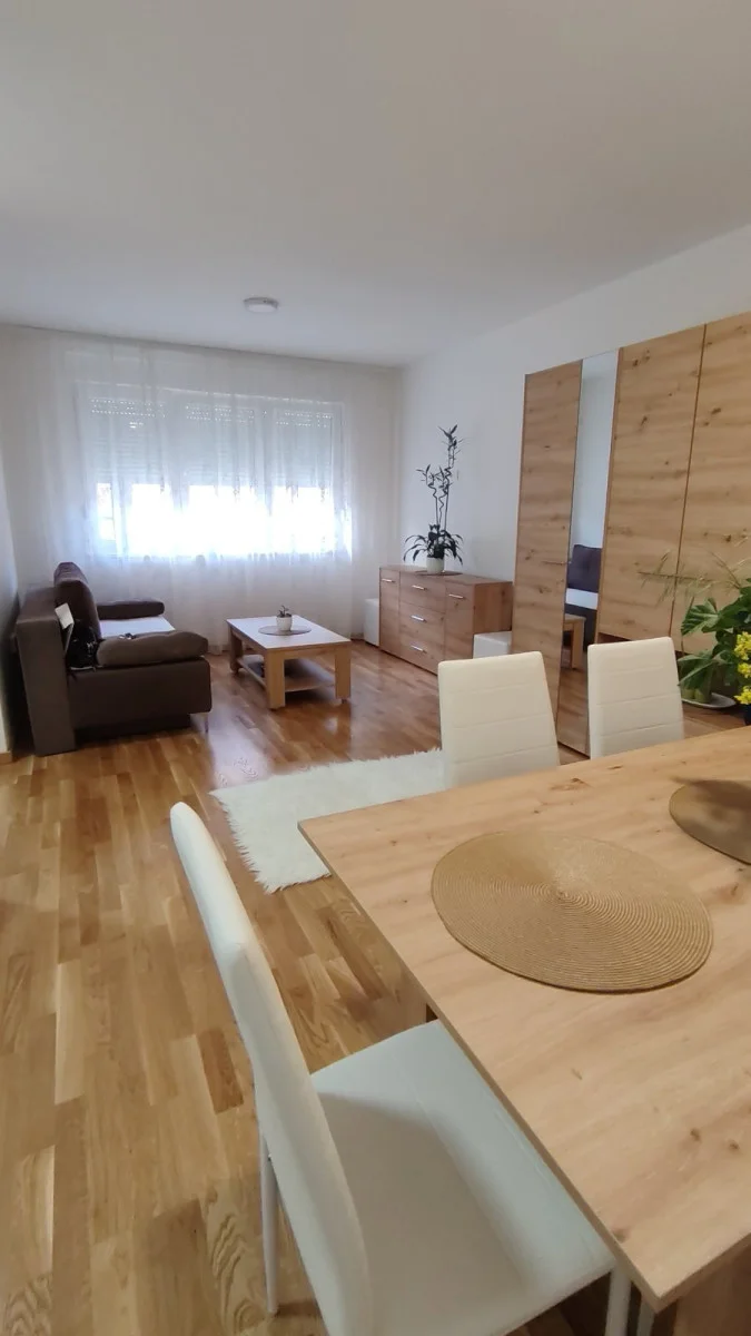 <p>Novi Sad-Adice,Branka Copica</p><p>Nov stan&nbsp; od 32 kvadrata u prizemlju nove zgrade ,prodaje se potpuno namešte