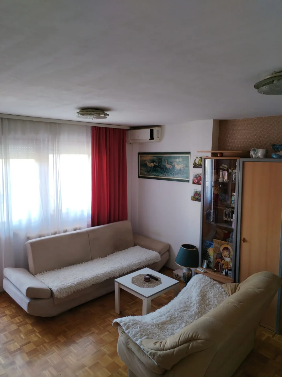 Novi Sad, Novo naselje, dvoiposoban stan od 55m2, na trećem spratu u zgradi staroj 20ak godina..(Bomil nekretnine, Novi