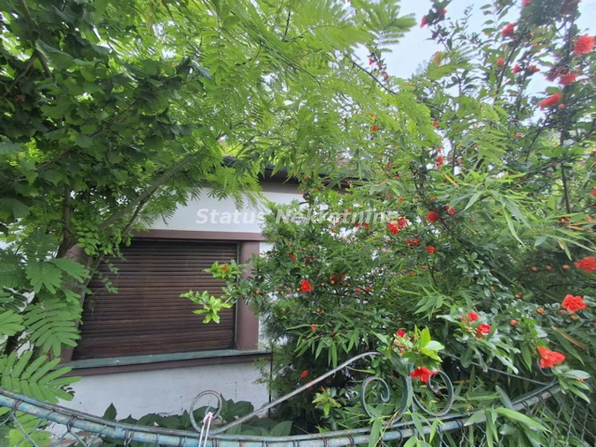 Bulevar-Uknjižena Stara Elitistička kuća 112 m2 na Placu od 360 m2 na Top Lokaciji-065/385 8880