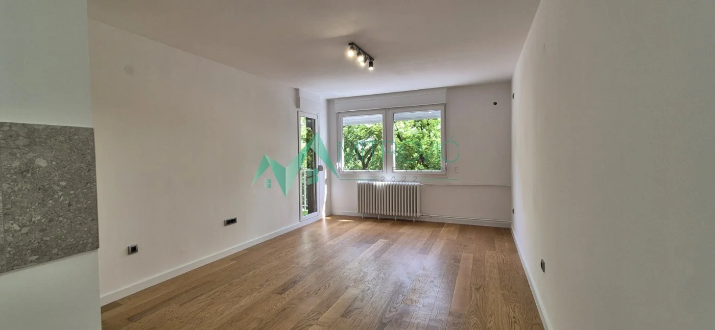 Novi Sad, Stara Detelinara - Jednoiposoban stan 48m2 + terasa 6m2 