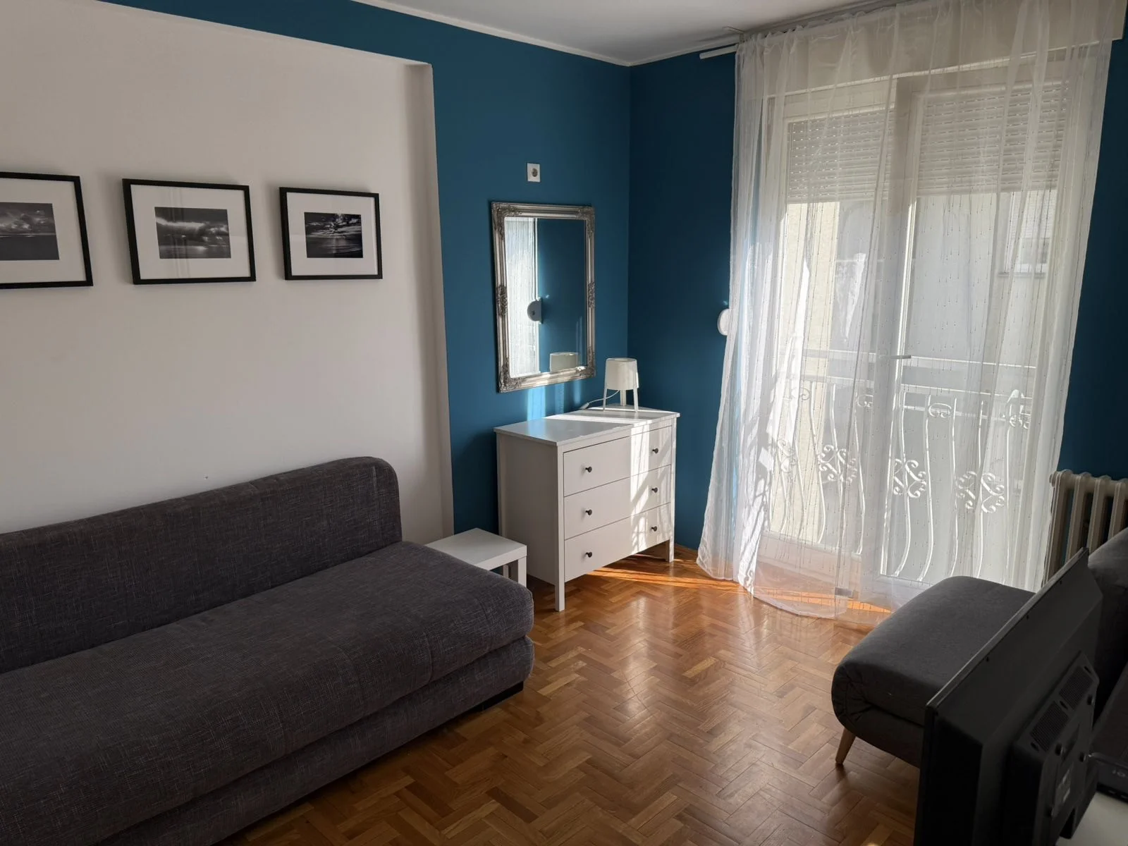 NOVI SAD. CENTAR. JEDNOSOBAN STAN.Lokacija je jedna od najvećih prednosti – stan se nalazi u srcu 
grada, na nekolik