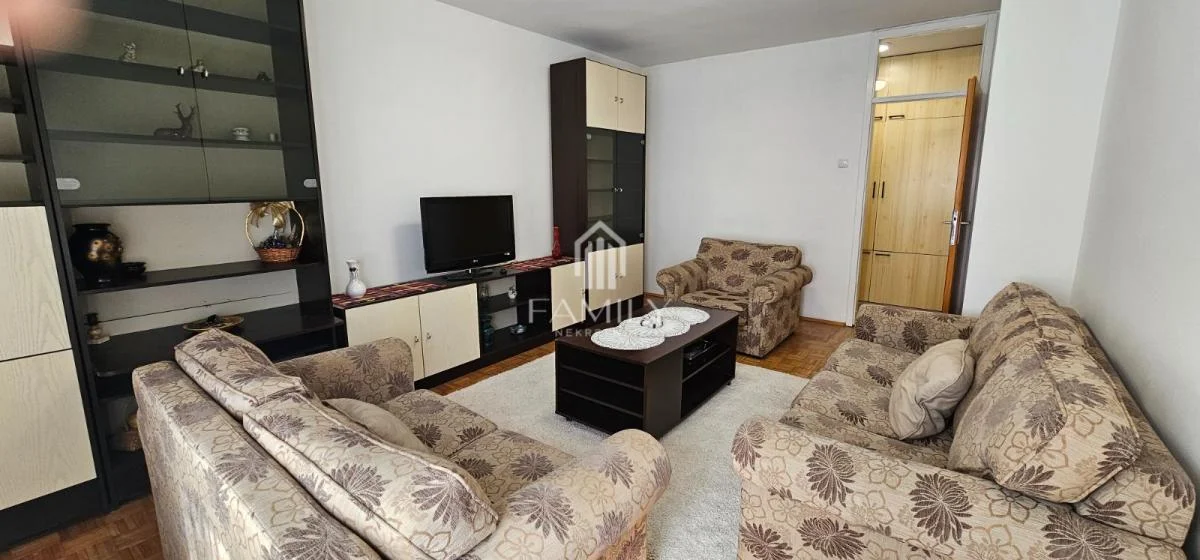 Dvoiposoban stan 60 m² u blizini Železničke stanice – odmah useljiv