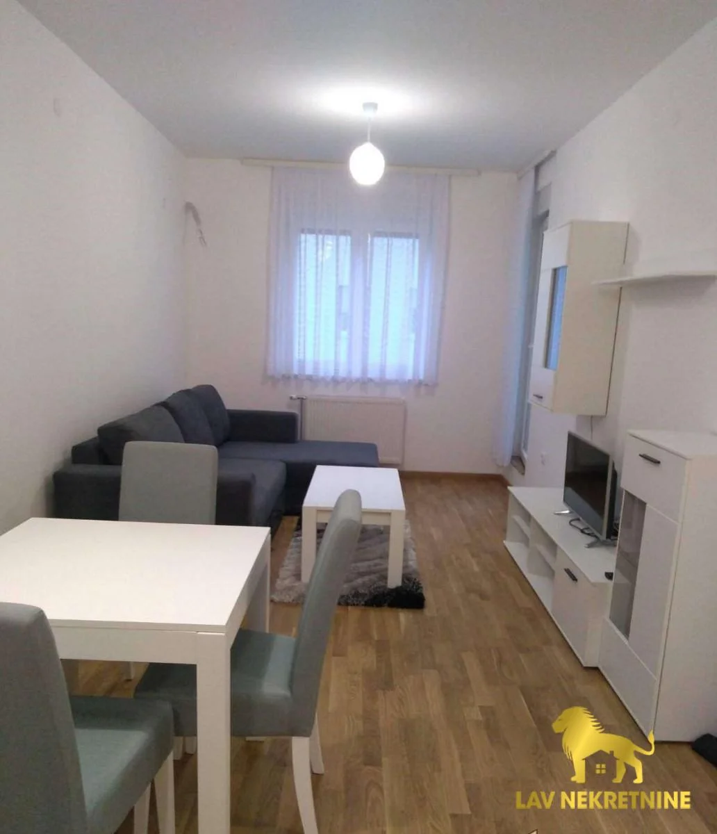 Kraljev Park.Kontakt:&nbsp;062 7445 42 (iskljucivo putem poruke poslati link ili agencijsku sifru na Viber/Whatsapp/SMS)