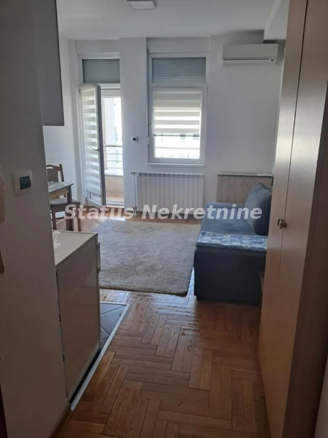 Garsonjera u centru Novog Sada, 25 m², 5/6 sprat