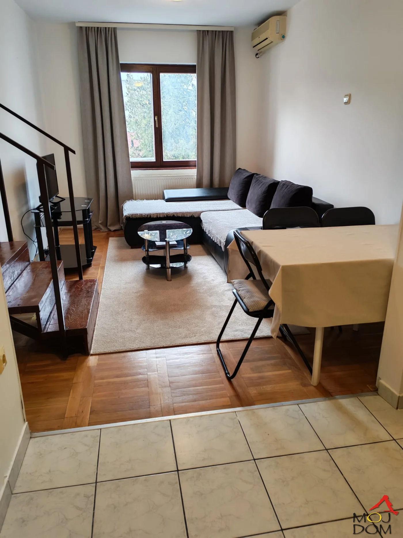 Dupleks za izdavanje u srcu centra grada – 54m² | Pet Friendly

Izdaje se atraktivan i funkcionalan dupleks stan površine 54m², smešten na jednoj od najpoželjnijih lokacija u gradu – na samom šetalištu, u strogom centru. Stan se nalazi na 