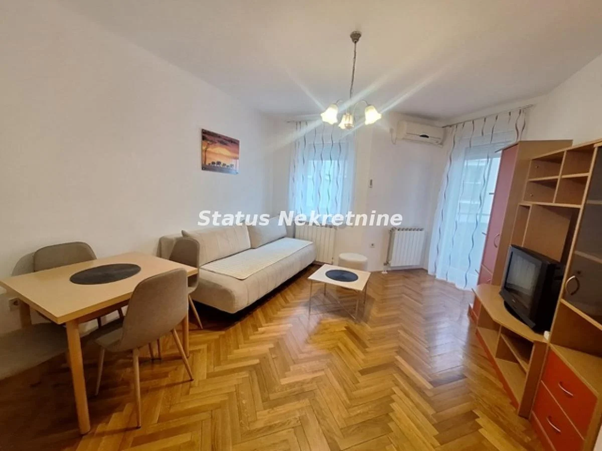ODLIČAN NAMEŠTEN DVOSOBAN STAN 43M2 GRBAVICA, KOD BULEVARA I FUTOŠKE PIJACE, 410EU