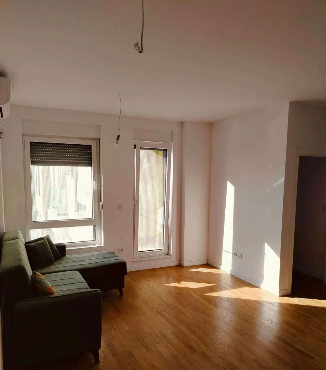 NOVI SAD. NOVO NASELJE. DVOSOBAN STAN.NOV ,NAMEŠTEN STAN.Moderan stambeni kompleks.U sklopu kompleksa nalaze se marketi