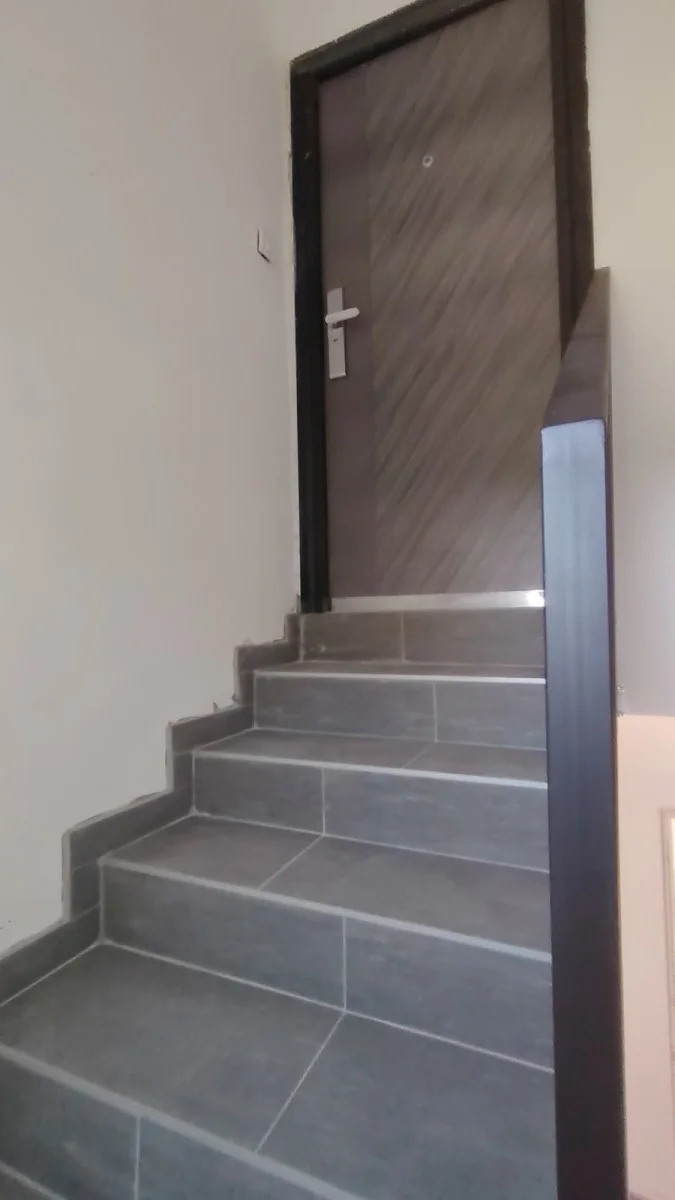 Novi Sad-Adice
Na kraju ulice petefi Šandora
Prodaje se stan od 71 kvadrat na prvom spratu. Sastoji s