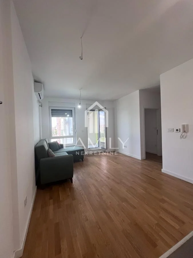 Jednoiposoban stan 44 m², Novo Naselje, Novi Sad, 1. sprat