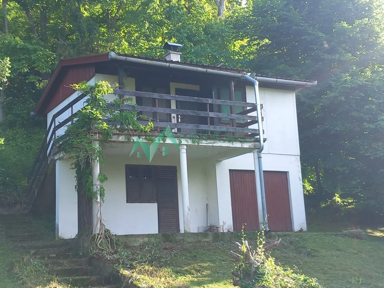 Vikendica u Neštinu 66m2, na placu 2.790m2, na obali Dunava, agenciska šifra 3000261 