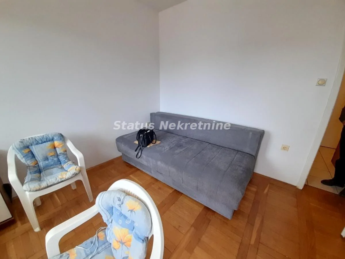 Garsonjera u centru Novog Sada, 24 m², 3. sprat