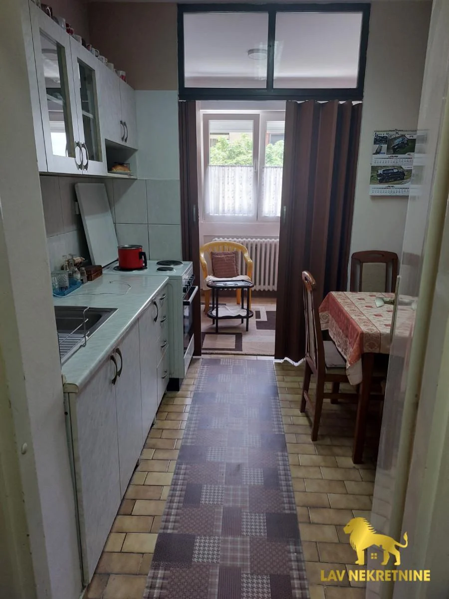 Prodaje se dvosoban stan u blizini Bulevara, Sajma, Betanije. Stan je uknjižen, prodaje se opremljen ( po dogovoru)&nbs