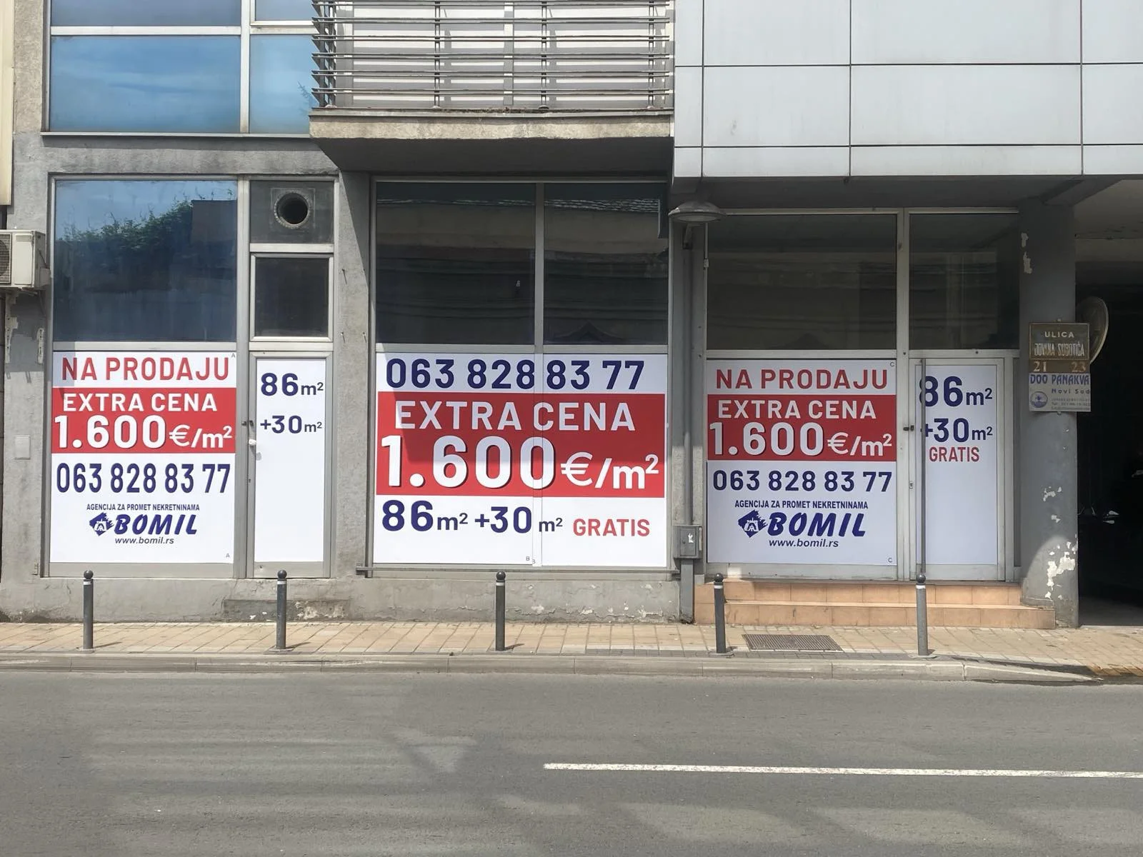 Novi Sad, Centar, na minut od pešačke zone prodaje se ulični lokal pogodan za više namena. Lokal ima 2 ulaza, mog