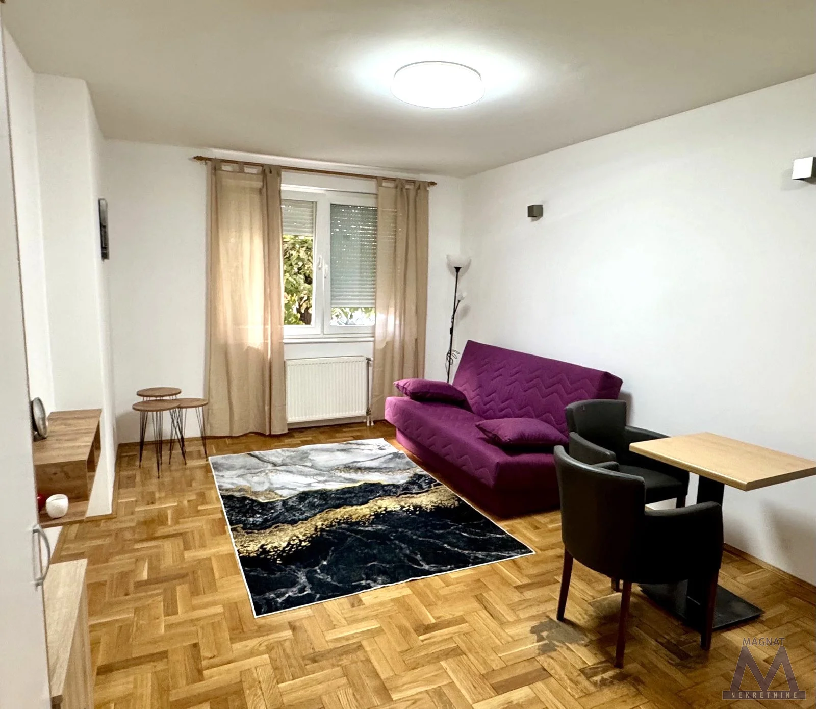 Novi Sad, Socijalno - Svetojovanska ulica, izdaje se nameštena garsonjera, odmah useljiva.
Nalazi se na visokom prizemlju, odlična lokacija, novija zgrada. 

Za više informacija pozovite 060-6211-685 Peđa