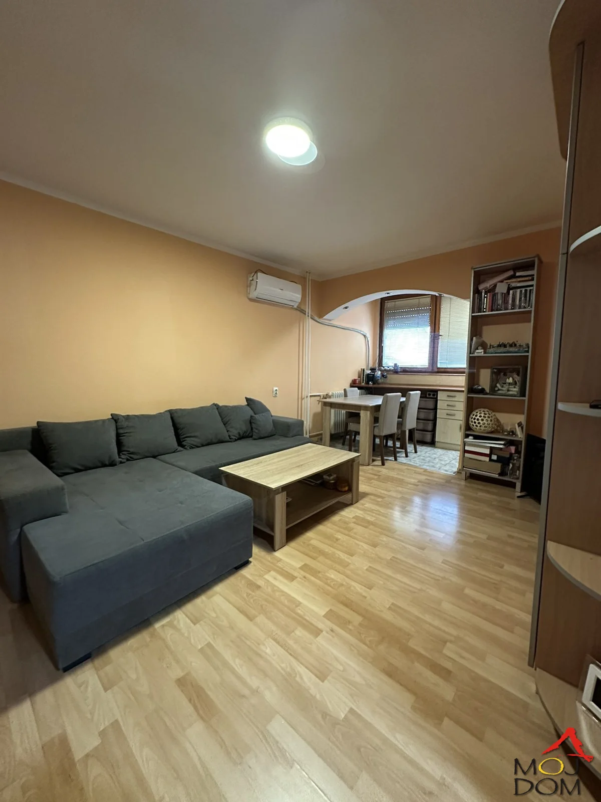 Nekretnine koje imaju dobru lokaciju uvek pronađu svog kupca, a one na nekoliko minuta od centra i keja predstavljaju priliku koja se ne pojavljuje često.

Na prodaju stan smešten u jednom od najpoželjnijih delova Novog Sada, okružen zelenilom, 