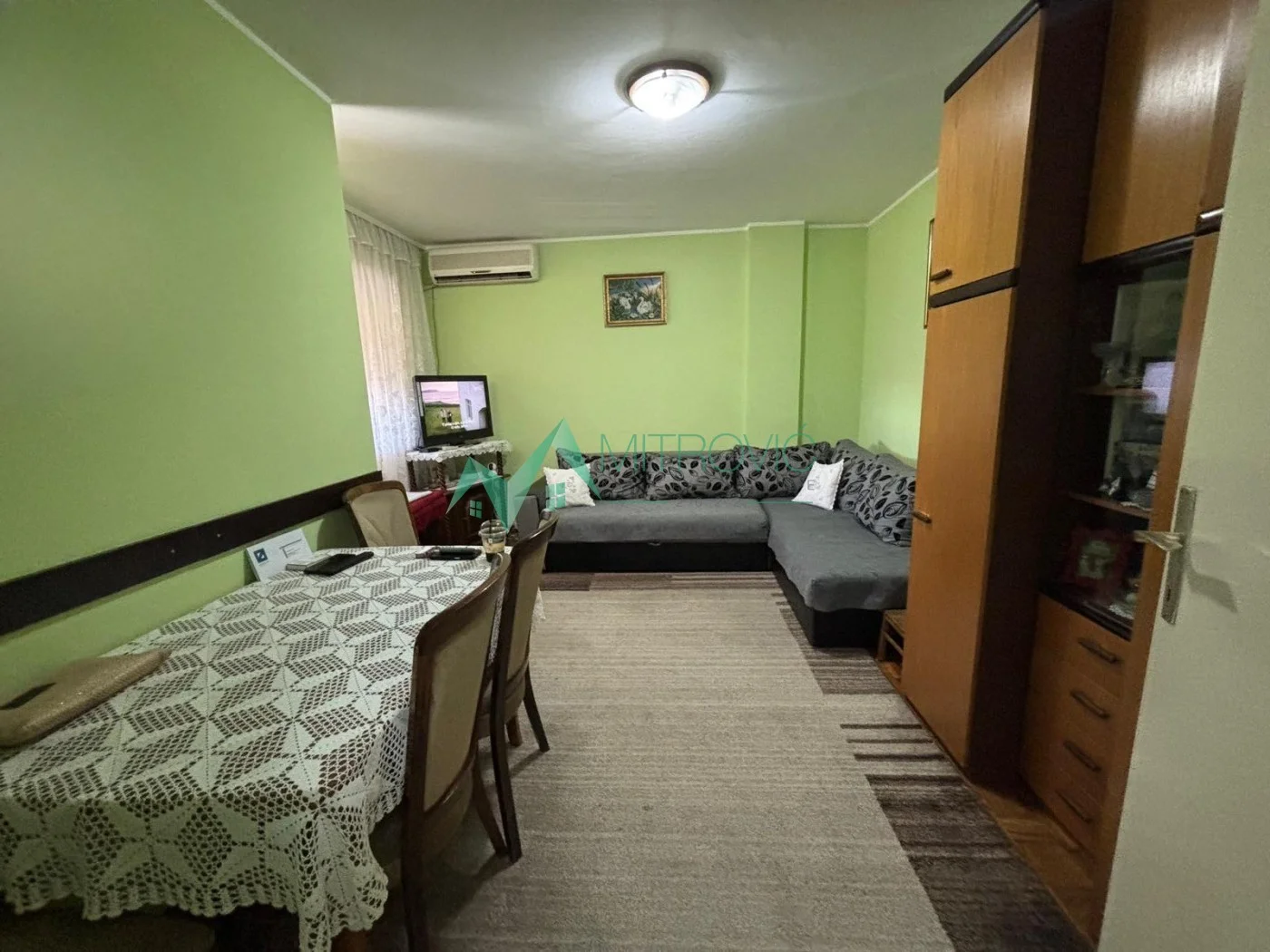 SVETAO STAN SA POGLEDOM NA FRUŠKU GORU, U BLIZINI SAJMA I BULEVARA OSLOBOĐENJA 40m2 (šifra:1004470)  