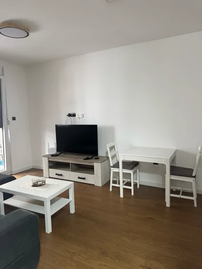 NOVI SAD. PODBARA. JEDNOIPOSOBAN STAN.NAMEŠTEN STAN.(Svet nekretnine, Novi Sad, Reg. br. 405)