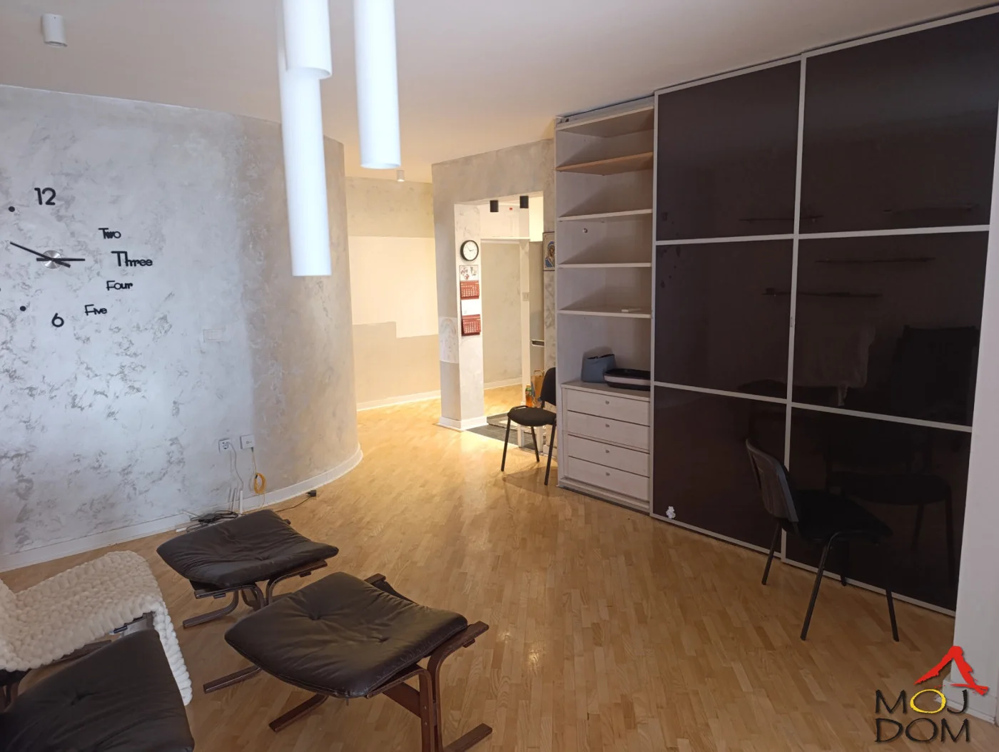 Jednoiposoban stan 46m² kod Socijalnog – Novi Sad

Na prodaju funkcionalan jednoiposoban stan površine 46m², smešten na 1. spratu zgrade sa liftom, u neposrednoj blizini centra Novog Sada i Socijalnog. Stan poseduje terasu i predstavlja odliča